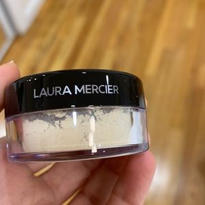 Laura Mercier small translucent powder .17 oz NEW